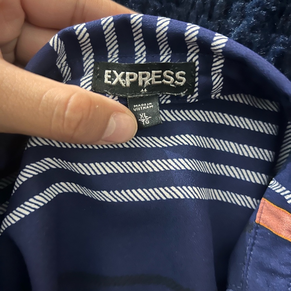 XL Express dress button up , in good condition color blue white and orange.